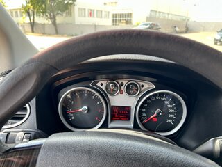 2011 Ford Focus II Рестайлинг, белый, 600000 рублей, вид 4
