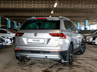 2016 Volkswagen Tiguan II, серебристый, 2400000 рублей, вид 3