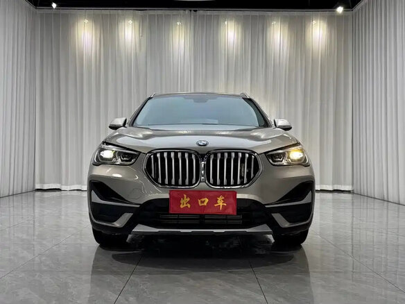 2022 BMW X1 Long 20Li sDrive II (F48) Рестайлинг, серебристый, 1660020 рублей - вид 2
