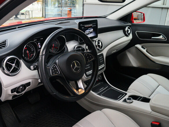2018 Mercedes-Benz GLA 250 I (X156) Рестайлинг, красный, 2450000 рублей - вид 11