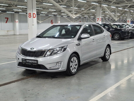 2013 Kia Rio 5-speed III, серебристый, 550000 рублей, вид 1