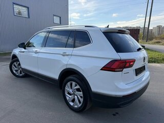 2022 Volkswagen Tiguan Allspace II Рестайлинг, белый, 2342000 рублей, вид 4