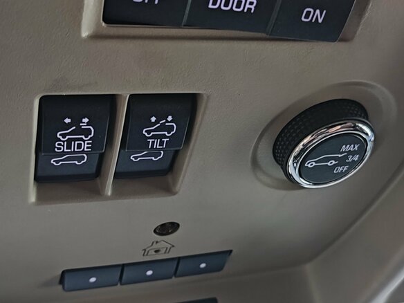 2016 Cadillac Escalade IV, чёрный, 4000000 рублей - вид 27