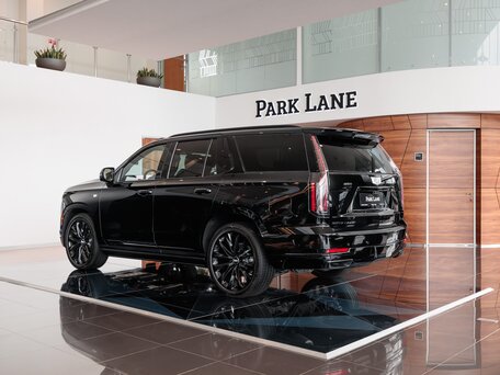 2026 Cadillac Escalade V Рестайлинг, чёрный, 21800000 рублей, вид 2