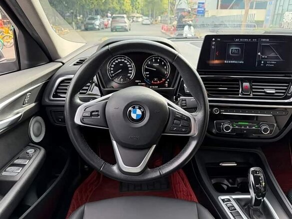 2022 BMW 1 серии 120i III (F52) Рестайлинг, белый - вид 9