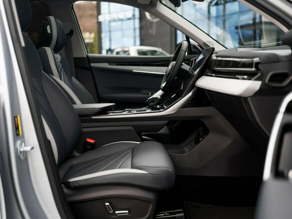 2026 Geely Atlas II, серебристый, 4229990 рублей - вид 15