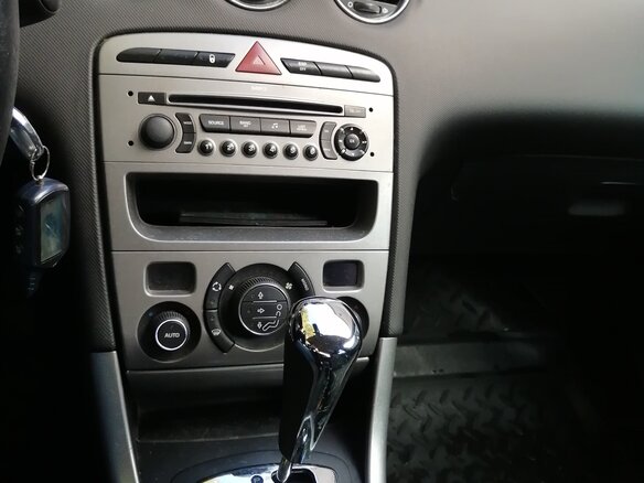 2008 Peugeot 308 I, красный, 450505 рублей - вид 12