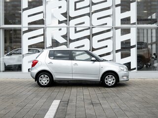 2013 Skoda Fabia II Рестайлинг, серебристый, 645000 рублей, вид 5