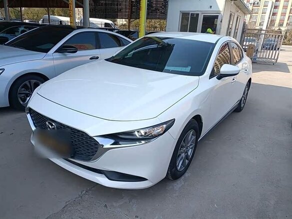 2023 Mazda 3 Axela IV (BP), белый, 1500100 рублей