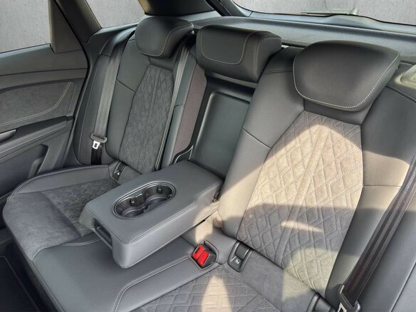 2026 Audi Q4 e-tron I Рестайлинг, чёрный, 7120000 рублей - вид 14