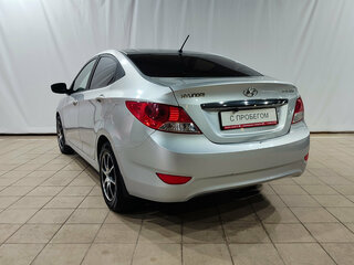 2011 Hyundai Solaris I, серебристый, 650000 рублей, вид 4