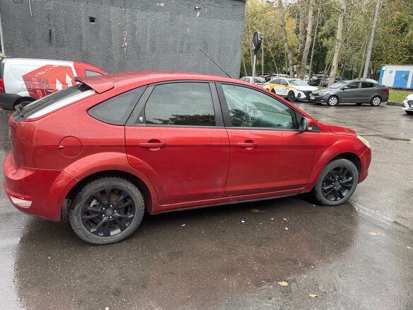 2008 Ford Focus II Рестайлинг, красный, 370000 рублей - вид 4
