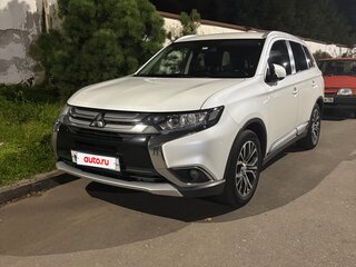 2016 Mitsubishi Outlander III Рестайлинг 2, белый, 1640000 рублей, вид 2