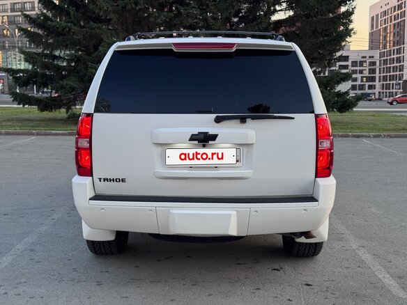 2011 Chevrolet Tahoe 6AT III, белый, 3480000 рублей - вид 6