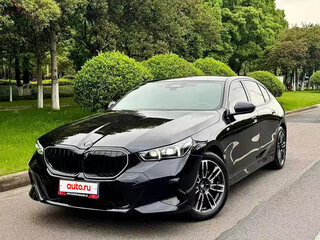 2025 BMW 5 серии Long 530Li xDrive VIII (G60/G61/G68), чёрный, 6250226 рублей, вид 1