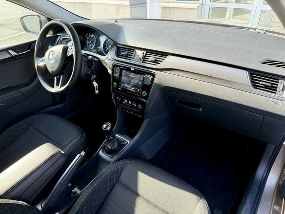 2017 Skoda Rapid I Рестайлинг, бежевый, 1250000 рублей - вид 9
