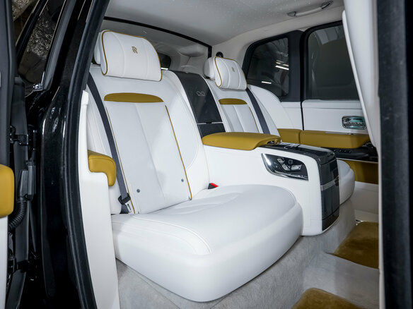 2025 Rolls-Royce Cullinan Black Badge I Рестайлинг (Series II), чёрный, 72000000 рублей - вид 36