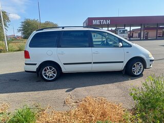 2002 Volkswagen Sharan I Рестайлинг, белый, 650000 рублей, вид 4