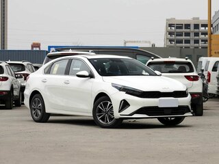 2026 Kia K3 II (China Market) Рестайлинг, белый, 2356000 рублей, вид 3