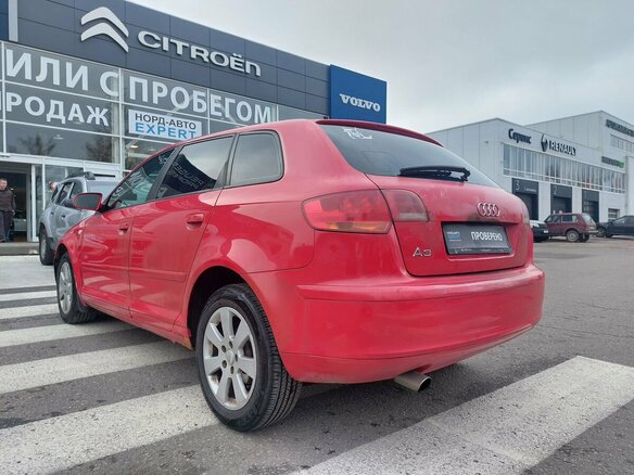 2008 Audi A3 II (8P) Рестайлинг 1, красный, 700000 рублей - вид 4