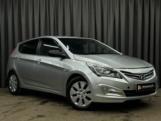 2015 Hyundai Solaris I Рестайлинг, серебристый, 559900 рублей, вид 2
