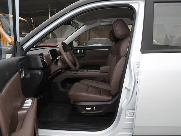 2026 Wuling Starlight 560, серебристый, 2500000 рублей - вид 8