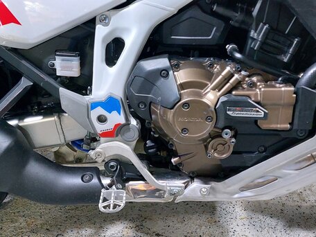 2024 Honda CRF 1100L Africa Twin, белый, 1680000 рублей, вид 4