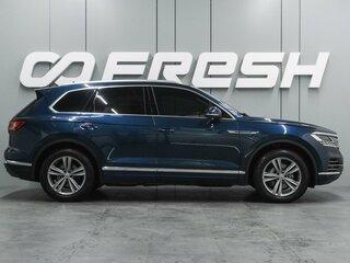 2018 Volkswagen Touareg III, синий, 3599000 рублей, вид 5
