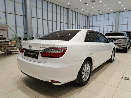 2015 Toyota Camry VII (XV50) Рестайлинг, белый, 1380000 рублей, вид 5