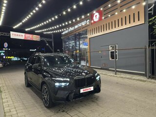 2022 BMW X7 M60i I (G07) Рестайлинг, чёрный, 13700000 рублей, вид 3