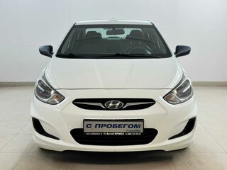 2013 Hyundai Solaris I, белый, 715000 рублей, вид 2
