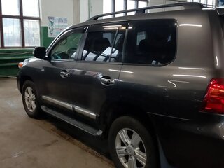2013 Toyota Land Cruiser 200 Series Рестайлинг 1, серый, 2250000 рублей, вид 4