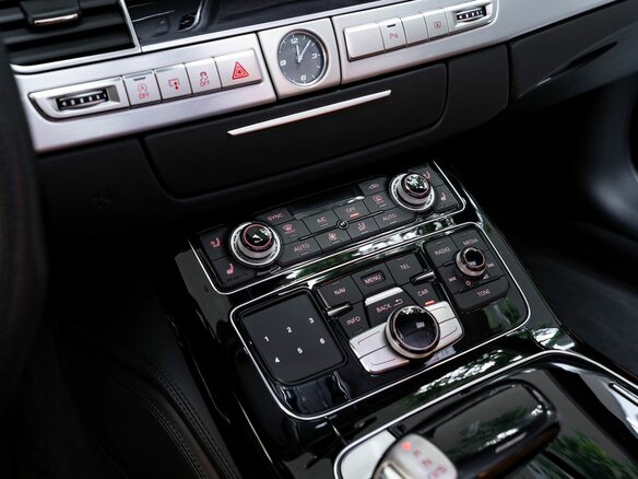 2016 Audi S8 III (D4) Рестайлинг, синий, 8490000 рублей - вид 22