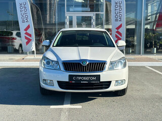 2013 Skoda Octavia II (A5) Рестайлинг, белый, 1100000 рублей, вид 2
