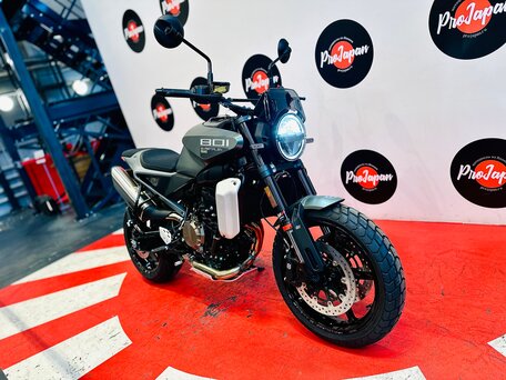 2026 Husqvarna Svartpilen 801, серый, 1350000 рублей, вид 2