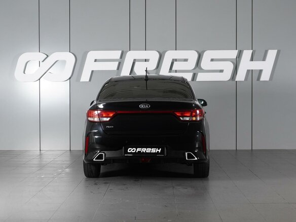 2021 Kia Rio IV Рестайлинг, чёрный, 1679000 рублей - вид 3