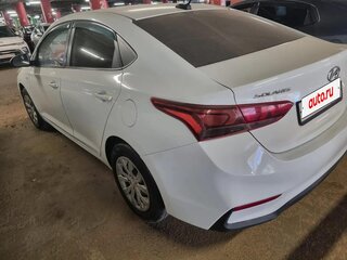 2017 Hyundai Solaris II, белый, 795000 рублей, вид 2