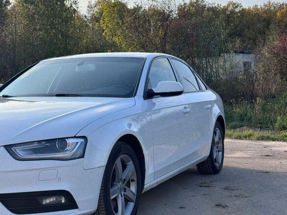 2013 Audi A4 IV (B8) Рестайлинг, белый, 1090000 рублей
