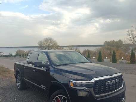 2025 Ram 1500 Crew Cab V Рестайлинг, чёрный, 9800000 рублей, вид 1