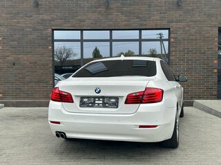 2014 BMW 5 серии 530d xDrive VI (F10/F11/F07) Рестайлинг, белый, 2430000 рублей, вид 4