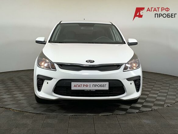 2019 Kia Rio IV, белый, 1195000 рублей - вид 1