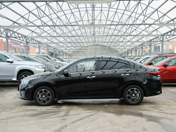 2020 Kia Rio IV Рестайлинг, чёрный - вид 1