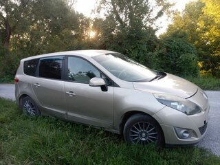 2011 Renault Scenic Grand III, бежевый, 600000 рублей, вид 2