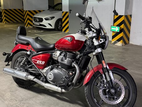 2025 Royal Enfield Super Meteor, красный, 650000 рублей, вид 3