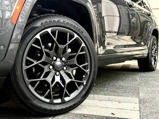2026 Jeep Grand Cherokee L V (WL) Рестайлинг, серый, 10490000 рублей, вид 5