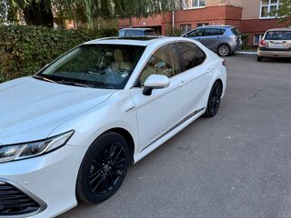 2022 Toyota Camry VIII (XV70) Рестайлинг, белый, 2950000 рублей, вид 4