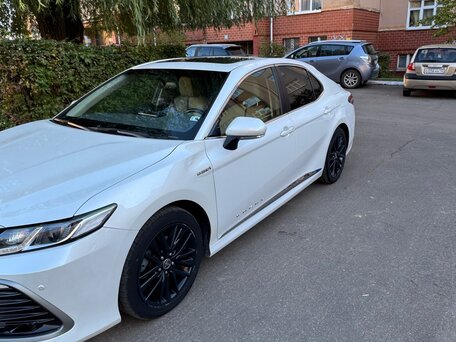 2022 Toyota Camry VIII (XV70) Рестайлинг, белый, 2700000 рублей, вид 4