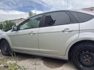 2011 Ford Focus II Рестайлинг, серебристый, 350000 рублей, вид 2