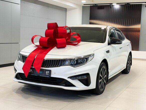 2018 Kia Optima IV Рестайлинг, белый, 1877000 рублей