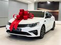 2018 Kia Optima IV Рестайлинг, белый, 1877000 рублей
